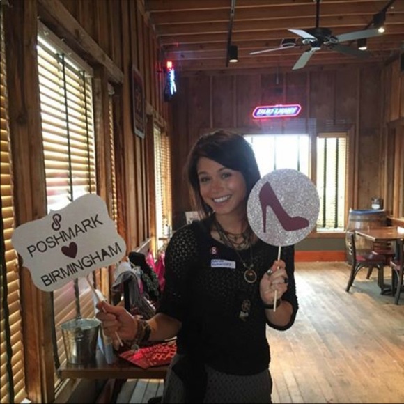 Meet your Posher, Manda - Picture 5 of 9